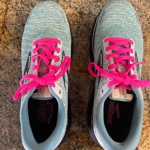 Size 9 brooks